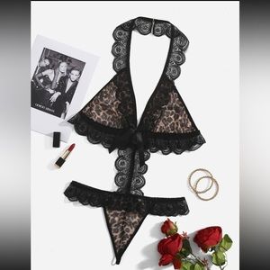 Plus Cut-out Contrast leopard cheetah print Mesh Teddy Bodysuit 3x